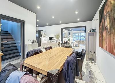 Maison - 170 m² - 8 pièces