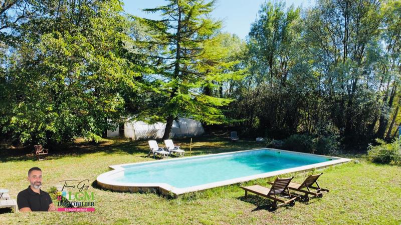 Maison - 237 m² - 7 pièces