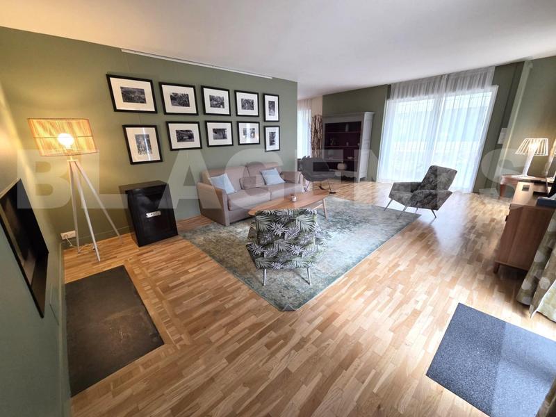 Maison - 570 m² - 13 pièces