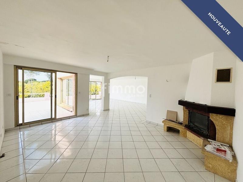 Villa - 213 m² - 7 pièces