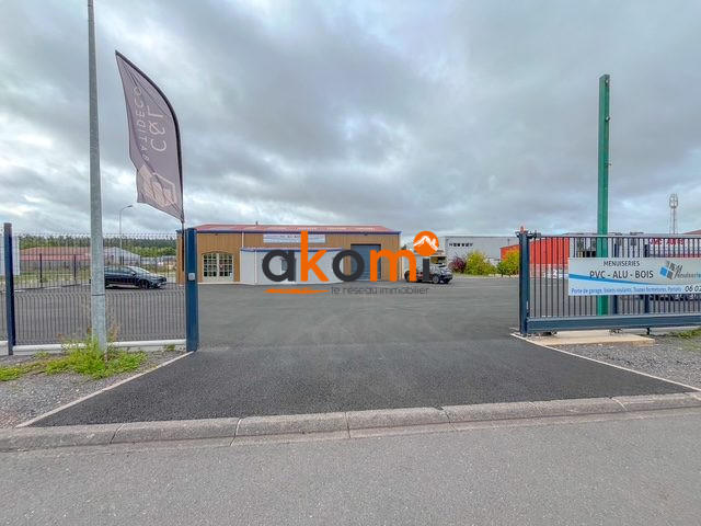 Maison - 300 m² - 3 pièces