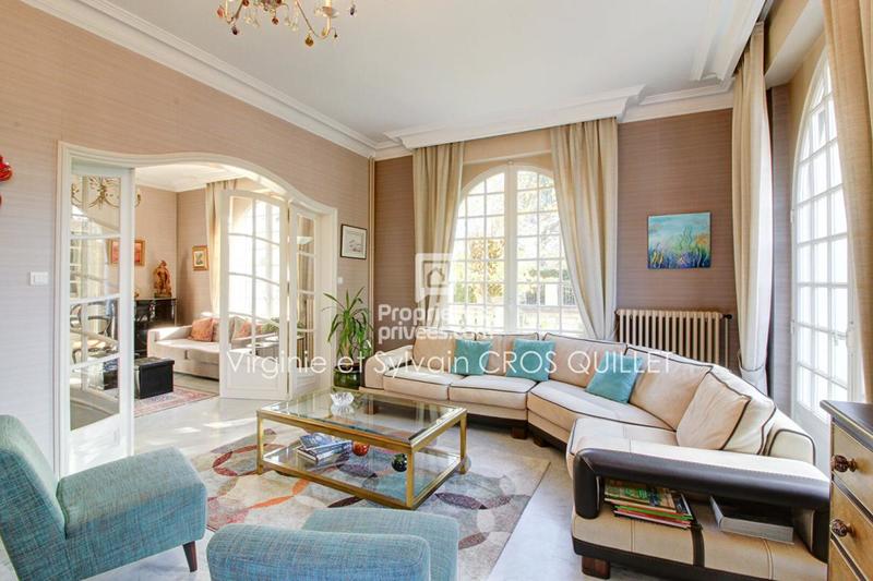 Maison - 215 m² - 8 pièces