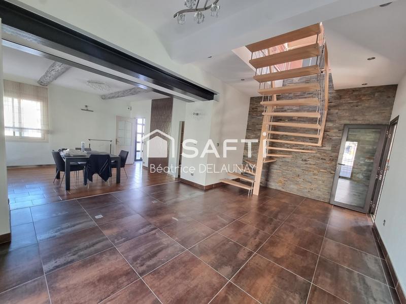 Maison - 331 m² - 8 pièces
