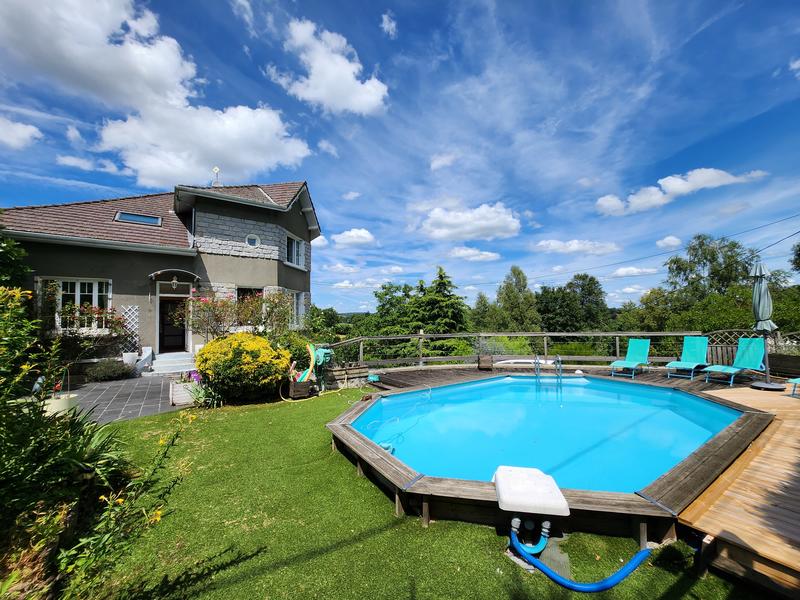 Maison - 150 m² - 8 pièces