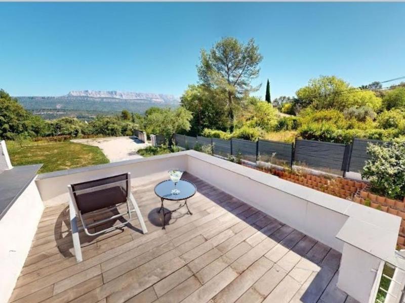 Maison - 203 m² - 6 pièces