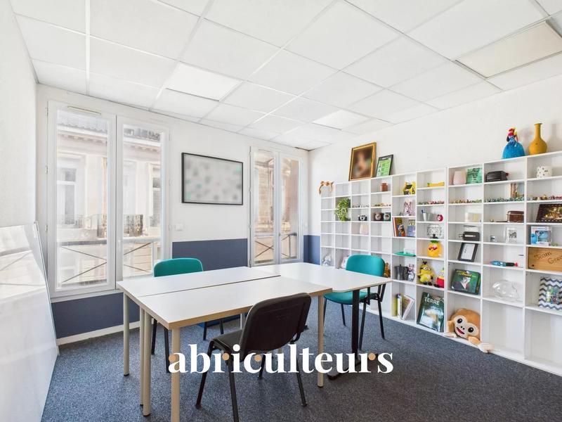 Bureau - 99 m² - 4 pièces