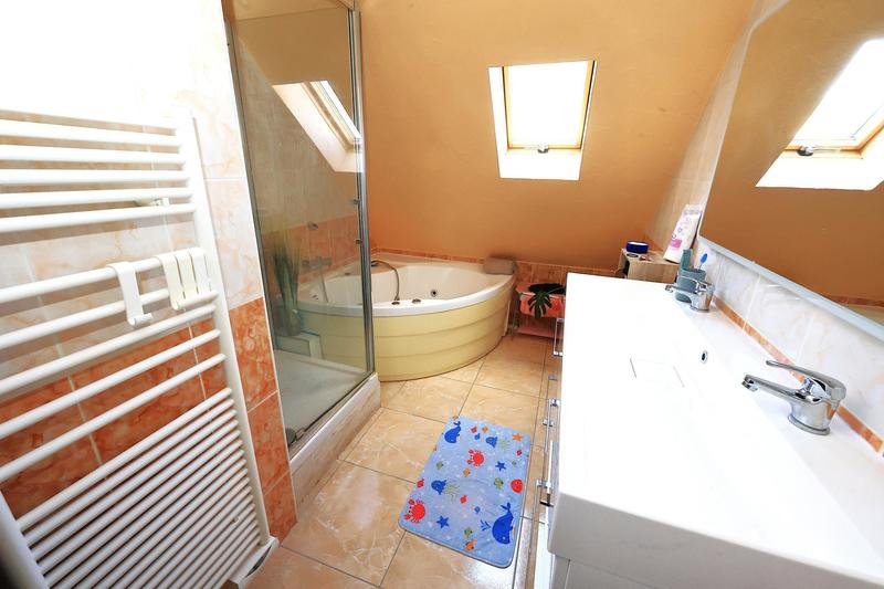 Maison - 112 m² - 7 pièces