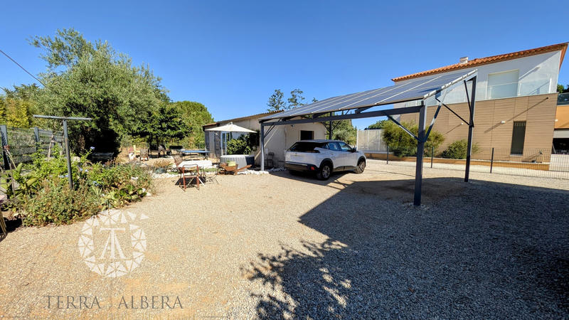 Villa - 100 m² - 5 pièces