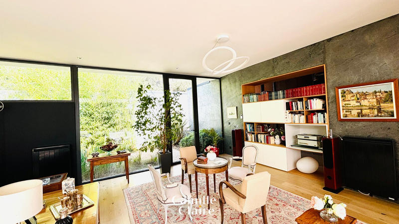 Maison - 240 m² - 5 pièces