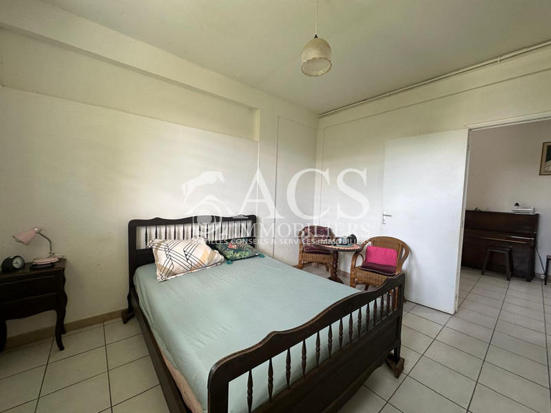 Maison - 220 m² - 6 pièces