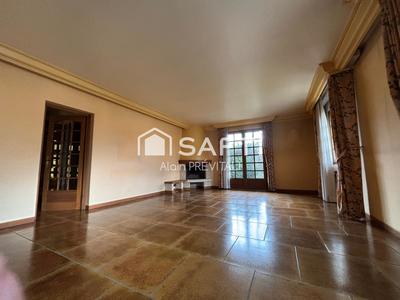 Maison - 157 m² - 8 pièces