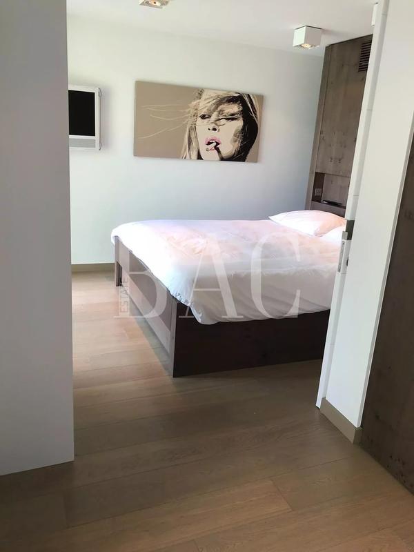 Villa - 250 m² - 7 pièces