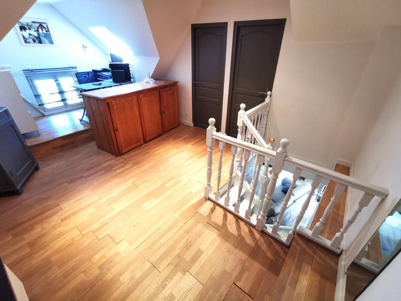Maison - 205 m² - 6 pièces