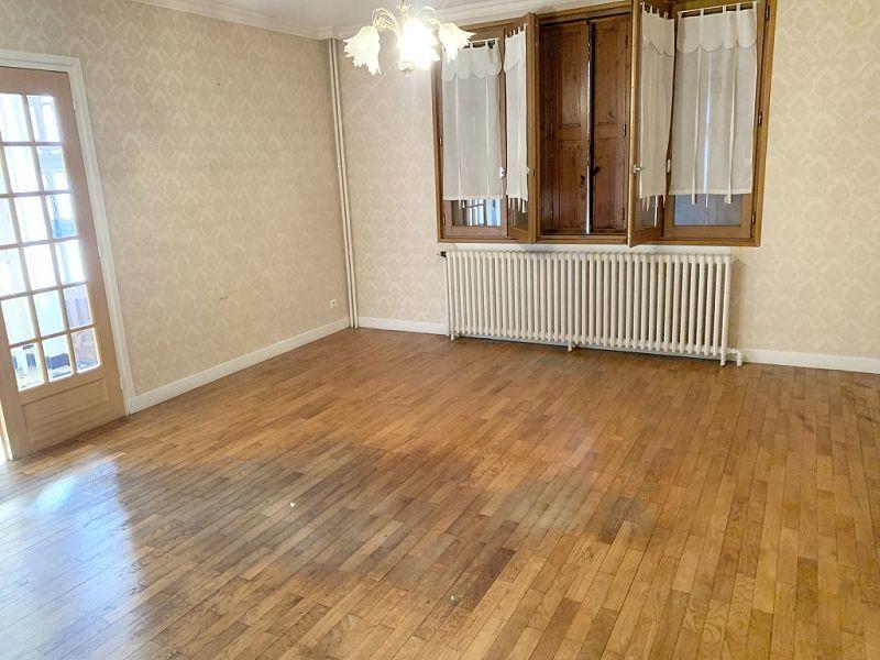 Maison traditionnelle - 260 m² - 10 pièces