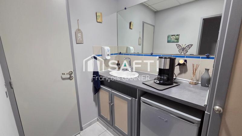 Local commercial - 218 m² - 6 pièces