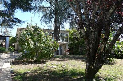 Maison - 210 m² - 8 pièces