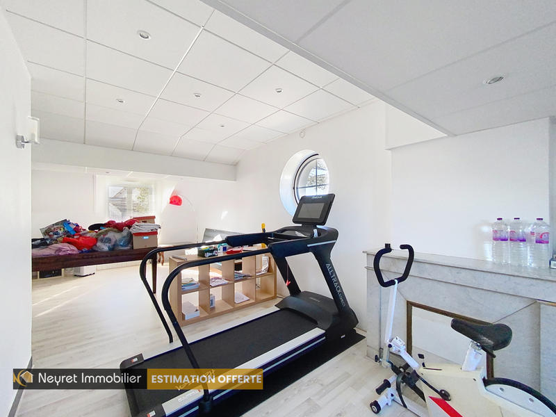 Maison - 320 m² - 10 pièces