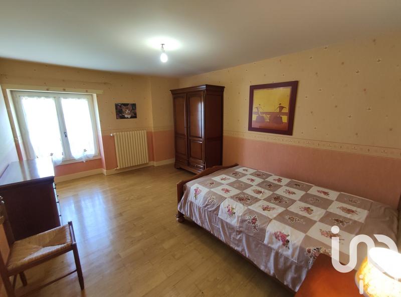 Maison - 228 m² - 8 pièces