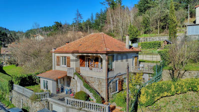 Maison - 137 m² - 8 pièces