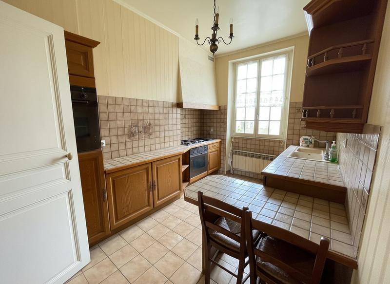 Maison - 203 m² - 8 pièces