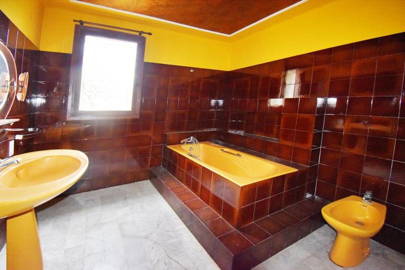 Maison - 230 m² - 5 pièces