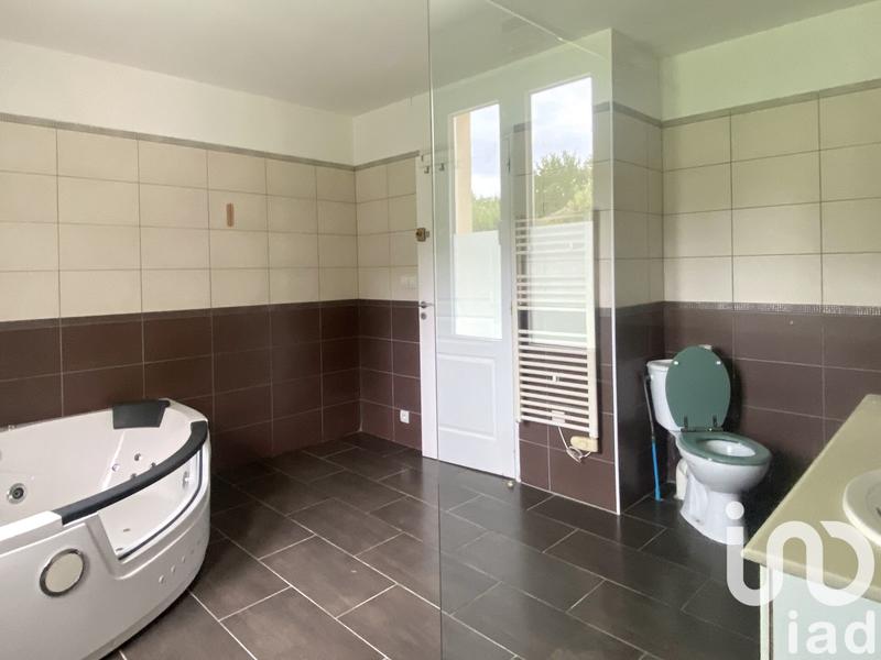 Maison - 250 m² - 11 pièces