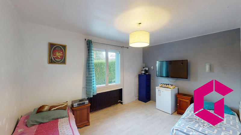 Maison - 221 m² - 8 pièces