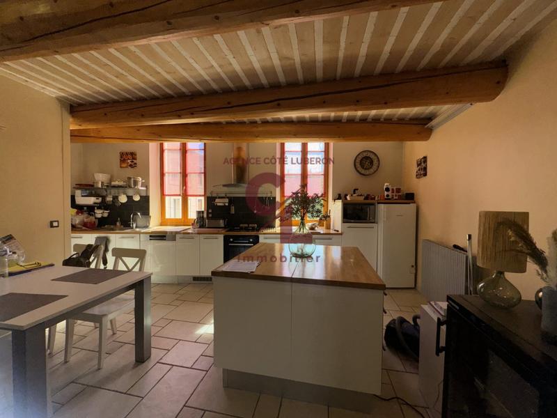 Maison - 270 m² - 6 pièces
