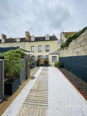 Maison - 309 m² - 12 pièces