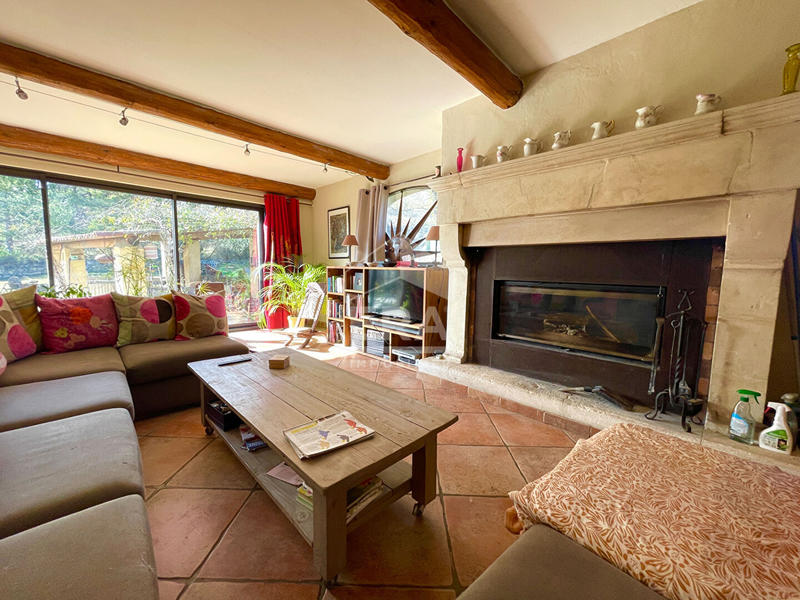 Maison - 228 m² - 8 pièces