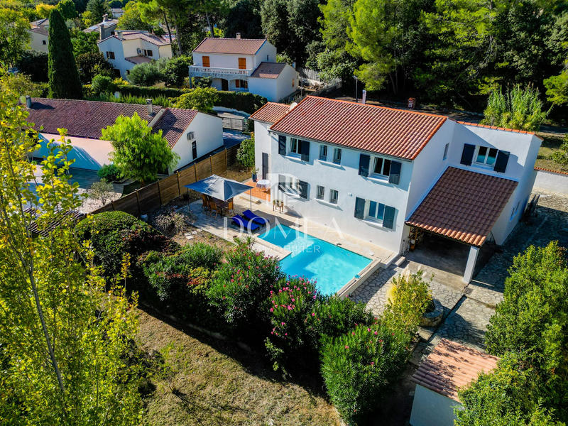 Villa - 172 m² - 7 pièces