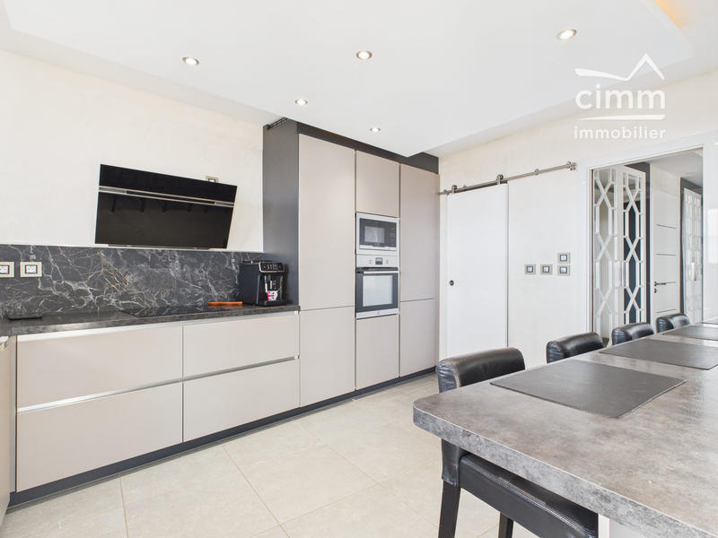 Maison contemporaine - 141 m² - 6 pièces