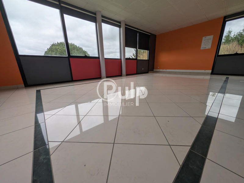 Cave / Box - 636 m²