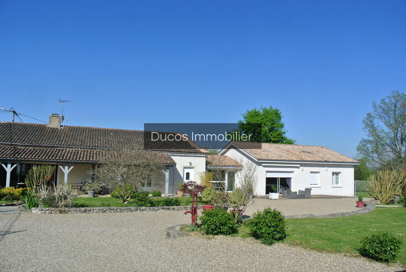 Maison - 273 m² - 10 pièces