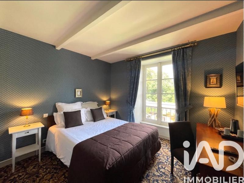 Maison - 370 m² - 18 pièces