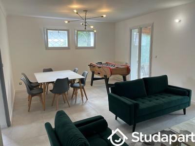 Chambre - 12 m² - 1 pièce