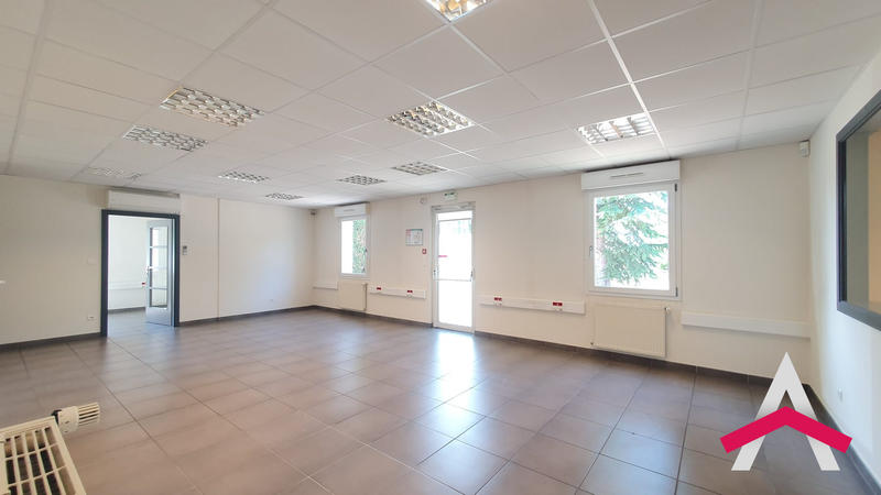 Local d'activités - 468 m²