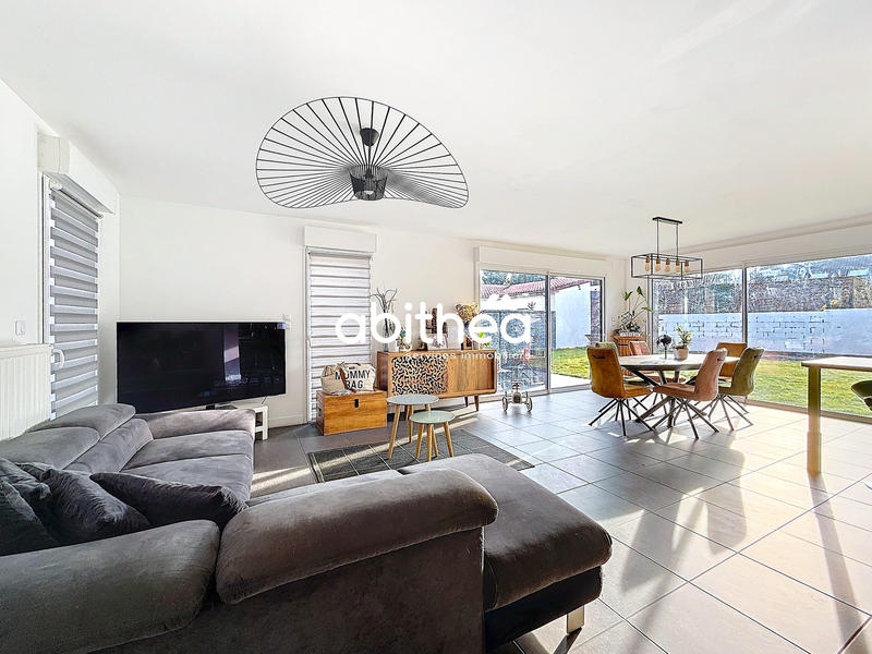 Maison - 144 m² - 5 pièces