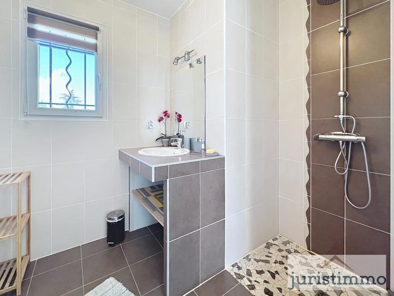 Villa - 111 m² - 6 pièces