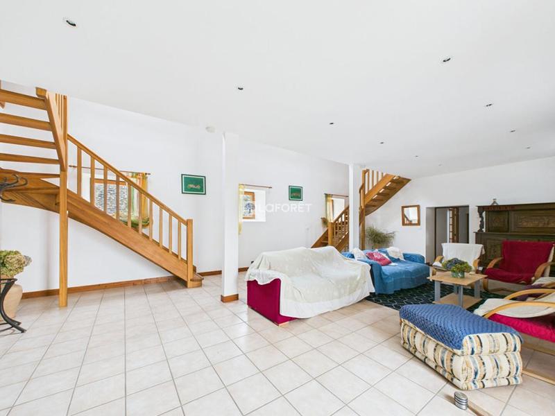 Maison - 669 m² - 18 pièces