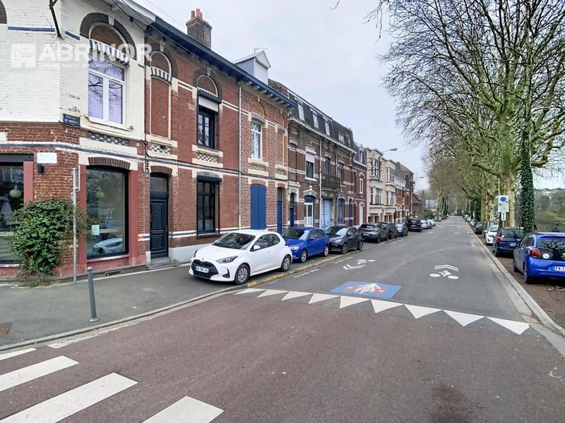 Maison - 121 m² - 6 pièces