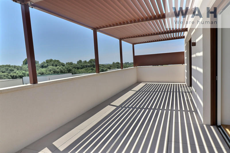 Appartement - 90 m² - 4 pièces