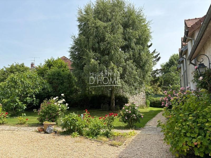 Maison - 250 m² - 8 pièces