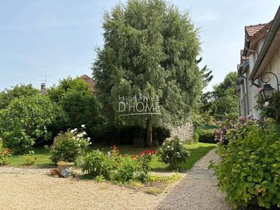 Maison - 250 m² - 8 pièces