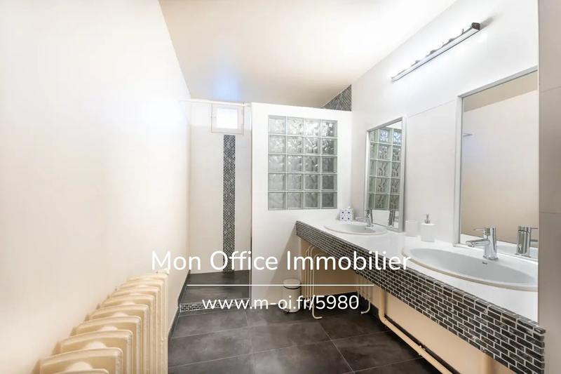 Villa - 250 m² - 7 pièces