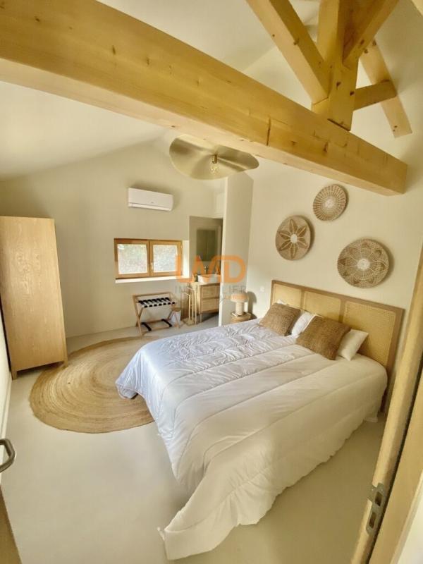 Maison en pierre - 200 m² - 8 pièces