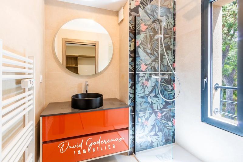 Villa - 287 m² - 8 pièces