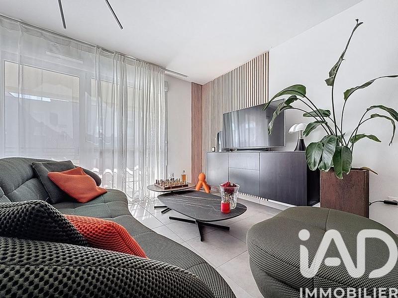 Appartement - 96 m² - 5 pièces