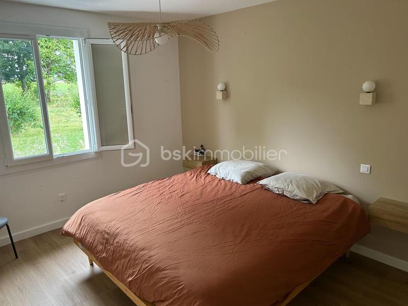 Maison - 95 m² - 5 pièces