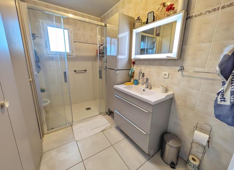 Propriété - 182 m² - 8 pièces